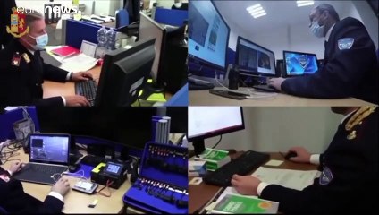 Polícia italiana apreende armas de extremistas anti-vacinação