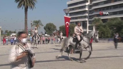 İzmir'in kurtuluşu canlandırıldı