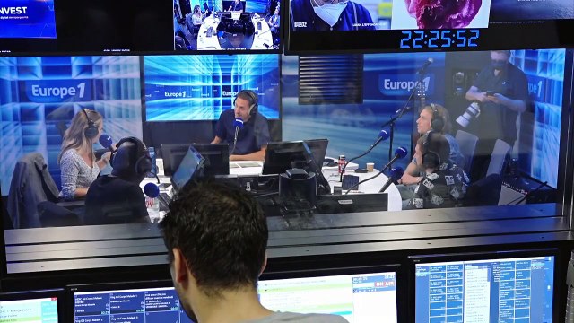 Grand Corps Malade évoque le succès de son titre avec Camille Lellouche