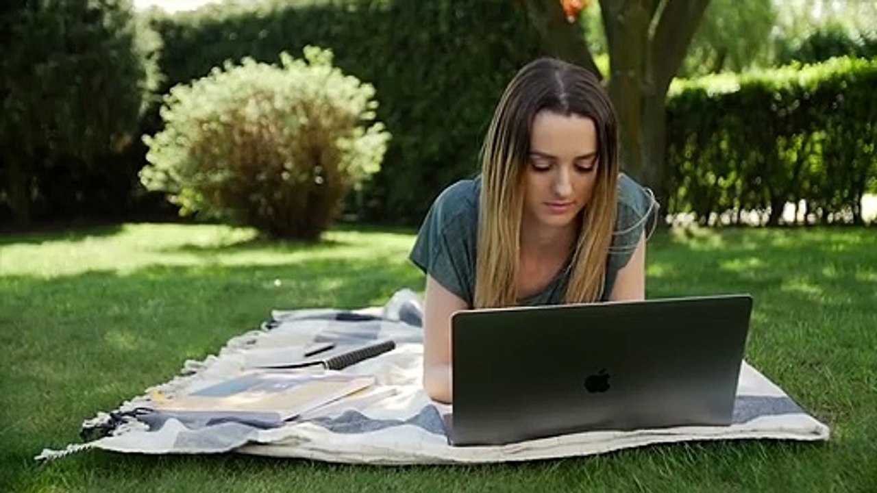 How can I delete thousands of unread emails from Gmail at once?