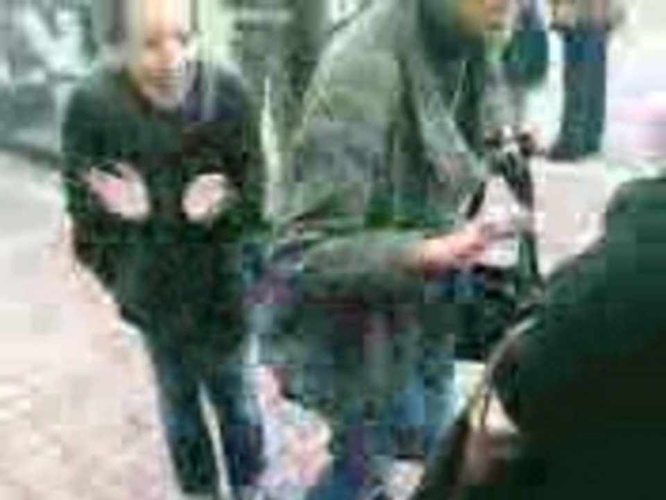 imen et mariama imite la pub oasis