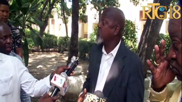 Mèt Aspil Magloire fè mèt Reynold Georges konn Jòj nan lakou pakè a