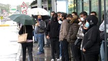 Kadıköy'de öğrencinin yağmur sonrası trafik ve otobüs isyanı