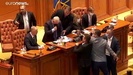 Adiado voto da "Moção de Confiança" na Roménia