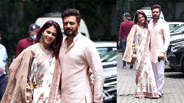 Ganesh Chaturthi Celebration में Riteish Deshmukh Genelia D'Souza Arpita के House पहुंचे Full Video