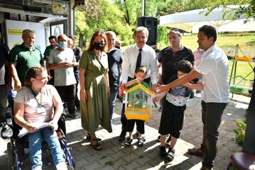 Engeller hayvan sevgisiyle aşılıyor