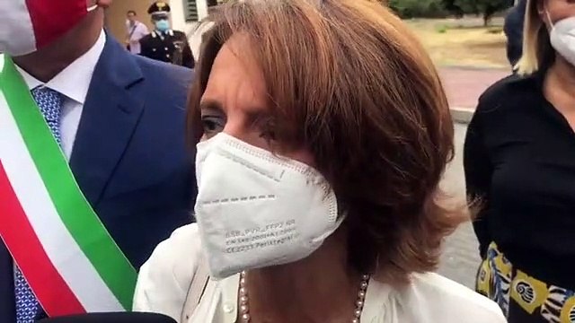 Femminicidi, ministro Bonetti: Con piena parità genere si elimina aberrante tragedia