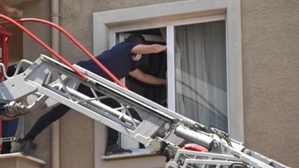 Eşinin rehin aldığı kadın: Bıçaklayacağı sırada polisler kurtardı