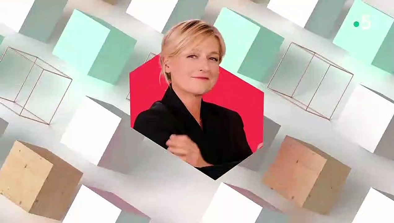 Le générique 2021/2022 de "C à vous"