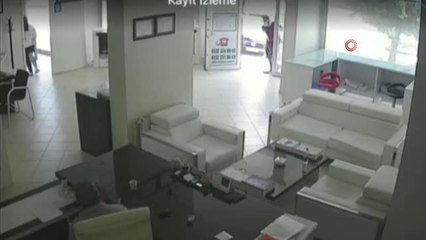 Elazığ'da iş yerinin kurşunlanma anı güvenlik kamerasında