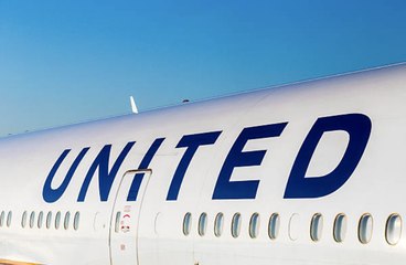United Airlines colocará a las personas con exención religiosa al mandato de vacunas en li