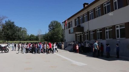 Jandarma ekipleri öğrencilere trafik eğitimi verdi