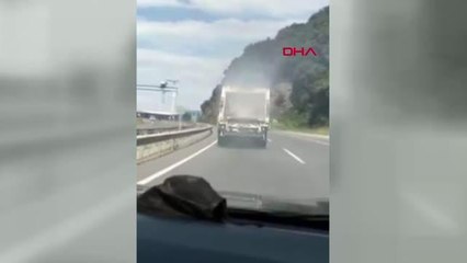 ÇÖP KAMYONU, SEYİR HALİNDEYKEN ALEV ALDI