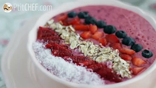 Smoothie Bowl aux fruits rouges