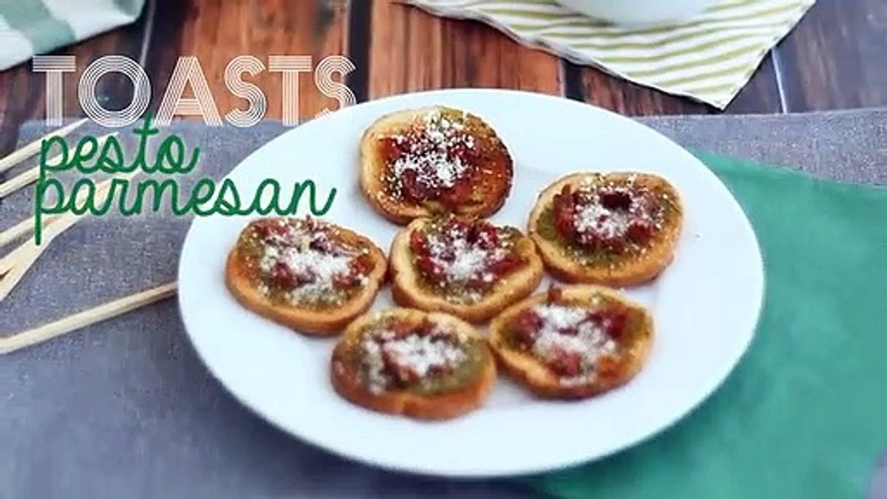 Toasts pesto, parmesan et tomates séchées