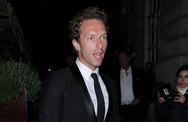 フォレスト・ウィテカー着用のストームトルーパーヘルメットをクリス・マーティンが購入