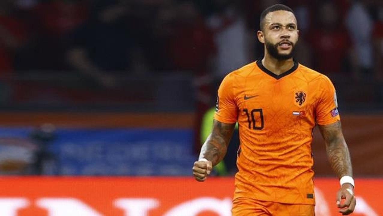 A Milli Takım'a hezimeti yaşatan Depay'dan halay şov! Türk kullanıcıların yorumları kırdı geçirdi