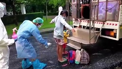 จนท.สสอ.บึงโขงหลง กู้ภัยบึงโขงหลงฐานภูลังกา รถยนต์กู้ชีพของ อบจ.บึงกาฬ และอบต.ดงบังนำผู้สัมผัสเสี่ยงสูง 15 ราย