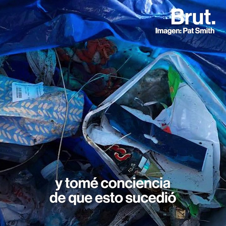 Esta abuela de 70 años deja las playas libres de plástico 