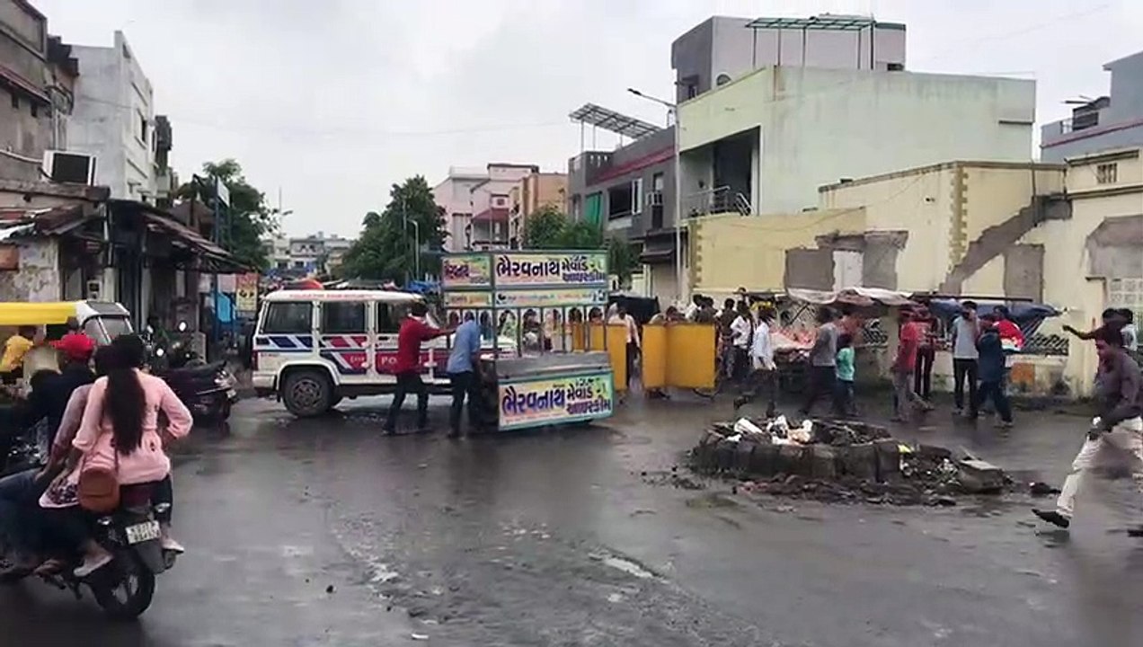 VIDEO: गणेश चतुर्थी पर हाटकेश्वर में खरीदारों क...