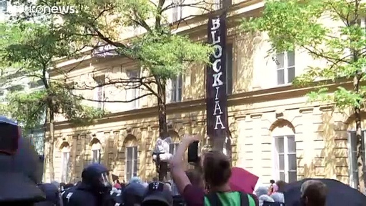 "Klimakiller-Party" - Proteste gegen Automesse IAA 2021 in München