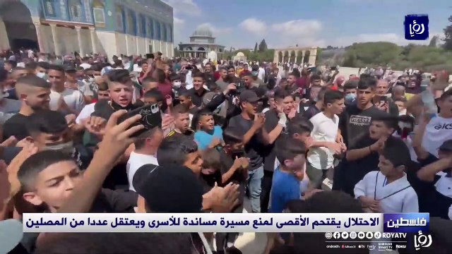 الاحتلال يقتحم الأقصى لمنع مسيرة مساندة للأسرى ويعتقل عددا من المصلين