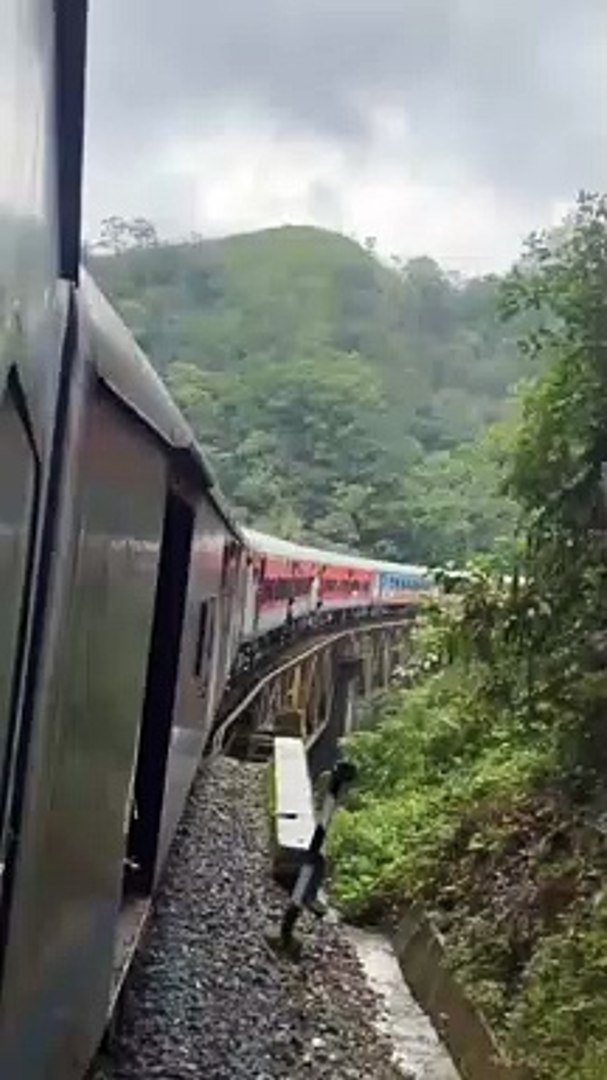 VID_train travel