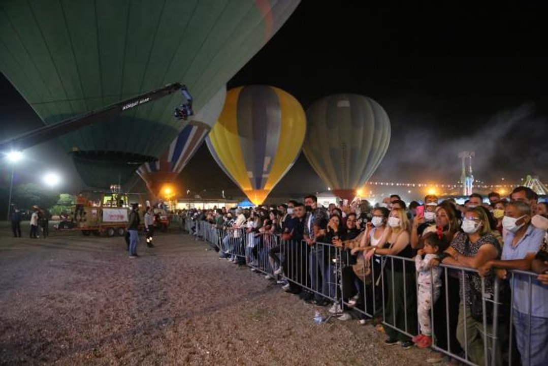 Ürgüp'te "49. Uluslararası Ürgüp Bağ Bozumu ve Balon Festivali"