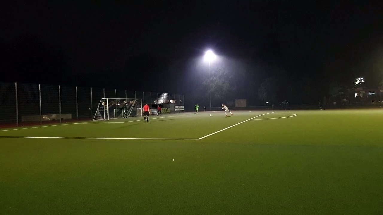 Artur Blum schießt Rahlstedt ins Achtelfinale!