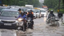 Delhi Orange Alert: दिल्ली-NCR में रात से हो रही है तेज बारिश, 2011 के बाद पहली बार हुई इतनी वर्षा