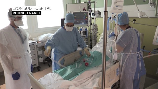 Young, unvaccinated patients fill intensive care unit in Lyon hospital
