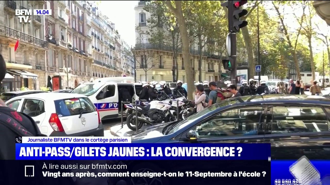 Paris: après de sporadiques incidents en fin de matinée, la manifestation anti-pass partie de la place Wagram se déroule sans heurts