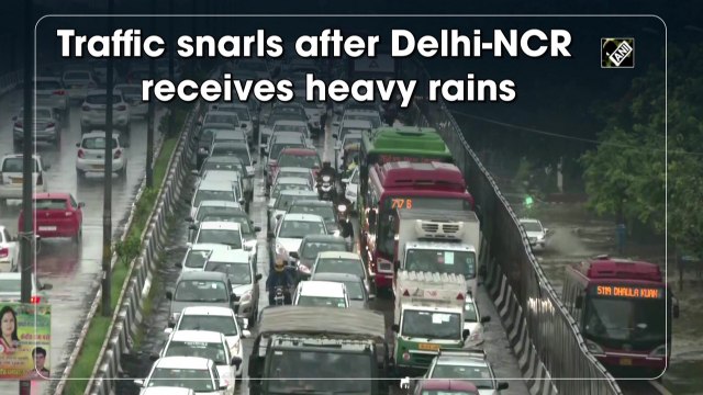 Traffic snarls after Delhi-NCR receives heavy rains