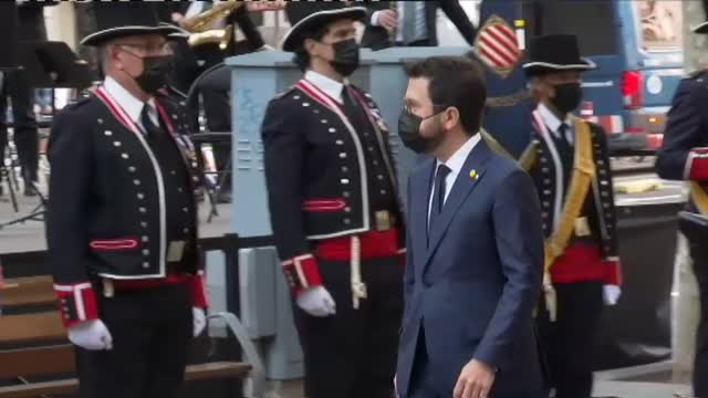 Aragonès y Colau participan en la ofrenda floral al monumento de Rafael Casanova