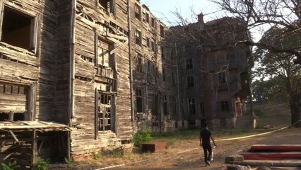 Estambul intenta salvar el mayor edificio de madera de Europa