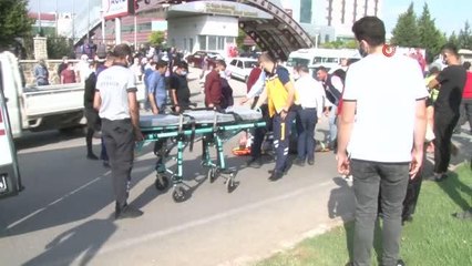Yürüyerek çıktığı hastaneye birkaç dakika sonra ağır yaralı olarak geri döndü