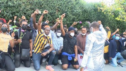 TELEFON KAVGASINDA ÖLDÜRÜLMÜŞTÜ; AİLESİ VE ARKADAŞLARI TOGOLUYU ÇİÇEK VE DUALARLA ANDI