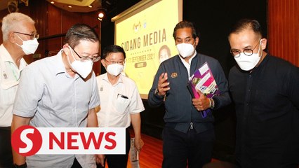 Descargar video: Bukit Mertajam MP Steven Sim is Covid-19 liaison for Penang, says Khairy