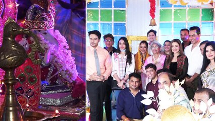 Video herunterladen: Anupamaa: Cast Celebrate Ganesh Chaturthi On Set | Rupali Ganguly And Sudhanshu Pandey With Others