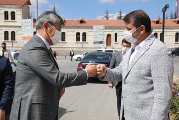 Kazakistan'ın Ankara Büyükelçisi Saparbekuly'den Vali Ayhan'a ziyaret