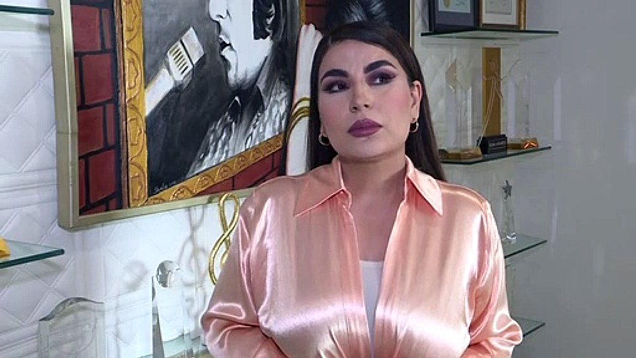 "Tue-moi d'abord": comment la principale pop-star afghane a échappé aux talibans