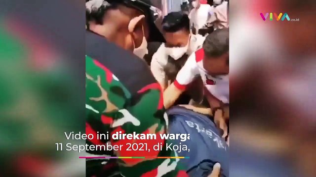 Momen Anies Baswedan Nyemplung Got Saat Ketemu Warga