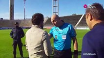 El cruce de Fernando Gago con Néstor Pitana y los árbitro[1]