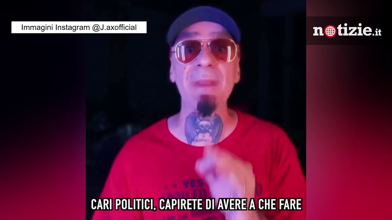J-Ax, sfogo sui social dopo le minacce dei negazionisti: "Terroristi che rallentano l'Italia"