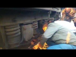 मध्य रेल्वेवर मोठा अपघात टळला, अंबरनाथ-बदलापूरदरम्यान रेल्वे रुळ तुटला