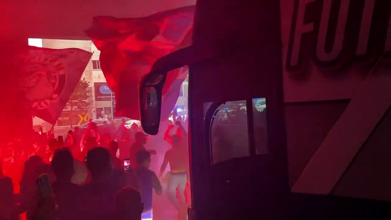 Adeptos do FC Porto apoiam equipa