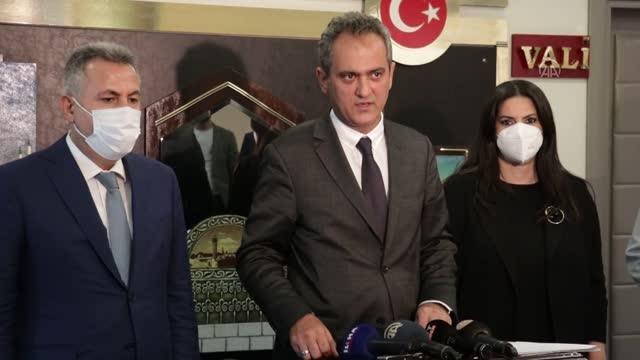 Son dakika: Milli Eğitim Bakanı Özer Adana İl Eğitim Değerlendirme Toplantısı na katıldı