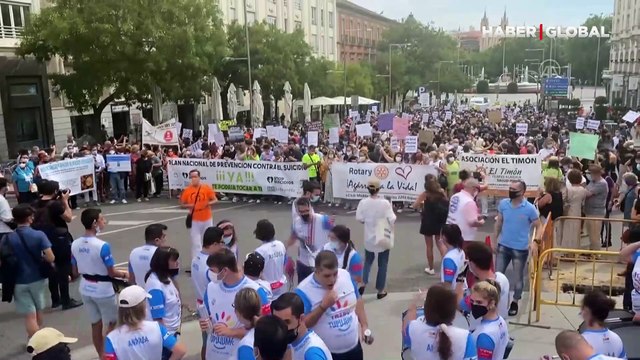 İspanya'da artış gösteren intihar vakaları ilk kez protesto edildi