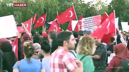 Aşı karşıtlarının mitingi beklenen ilgiyi görmedi
