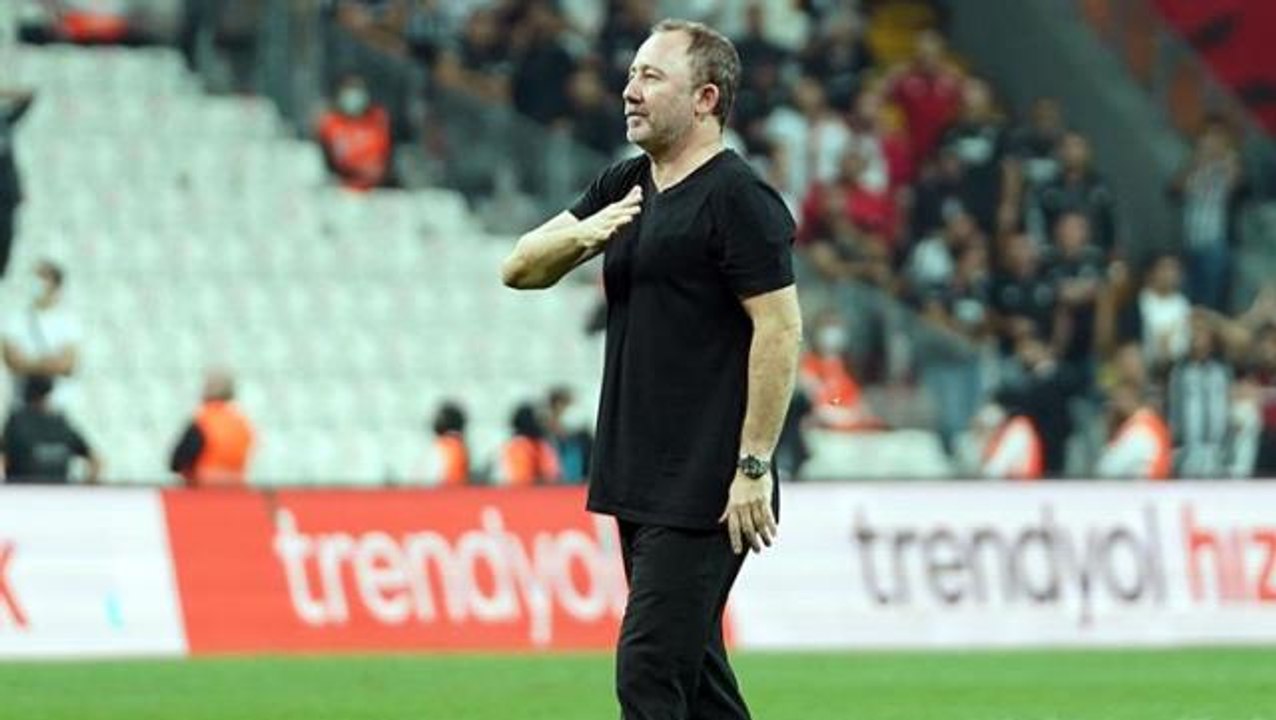 Sergen Yalçın, Dortmund maçıyla ilgili kötü haberi canlı yayında verdi: Teixeira'nın oynayacağını zannetmiyorum